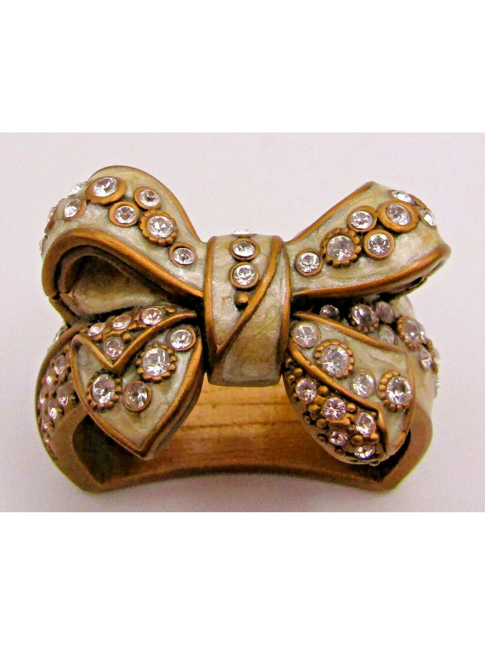 Edgar Berebi Ivory Bow with Crystals Napkin Ring